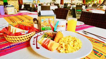 House, 1 Bedroom, Balcony, City View | Dining