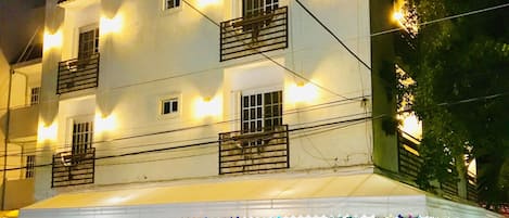 المنشأة من الخارج