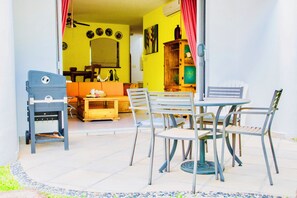 Room, 2 Bedrooms, Balcony, Garden View | Terrace/patio