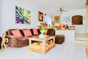 Room, 2 Bedrooms, Balcony, Garden View | Living room