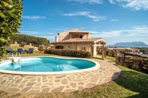 Pool - Villa with Private Pool and Beautiful Sea View (Olbia)