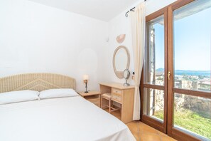 3 bedrooms, iron/ironing board, free WiFi, bed sheets - Villa with Private Pool and Beautiful Sea View (Olbia)