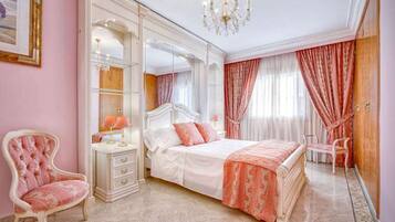 3 chambres, fer et planche à repasser, Wi-Fi gratuit, draps fournis