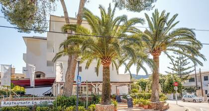 Holiday Apartment "La Cabanya 2B" with Wi-Fi, balcony, terrace and shared pool