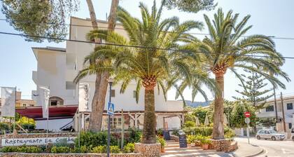 Holiday Apartment "La Cabanya 2B" with Wi-Fi, balcony, terrace and shared pool