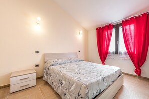 2 chambres, fer et planche à repasser, draps fournis