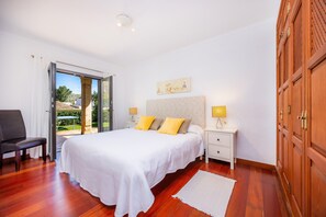 3 bedrooms, desk, iron/ironing board, free WiFi - Idyllic location near the beach – Casa Can Domingo (Cala Sant Vicenç)
