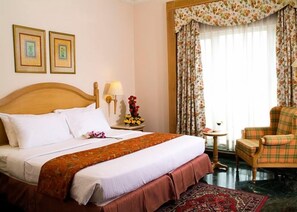 Suite, 1 soverom | 1 soverom, safe på rommet, individuelt dekorert og individuelt innredet