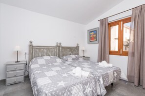 4 Schlafzimmer, Bügeleisen/Bügelbrett, kostenloses WLAN, Bettwäsche