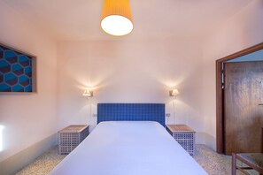 1 dormitorio, tabla de planchar con plancha, wifi gratis y ropa de cama