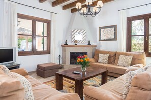 Televisie en een open haard