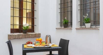 GuestHost - Jewish Ghetto ZTL Apartment x6!