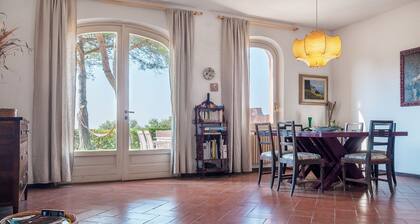 Appartement 'Il Grifo - Cozy House' avec vue sur la mer, jardin privé et Wi-Fi