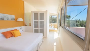 6 bedrooms, iron/ironing board, free WiFi, bed sheets