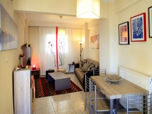 Apartemen, 2 kamar tidur, balkon | Area keluarga