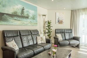 TV, DVD player, table tennis, stereo