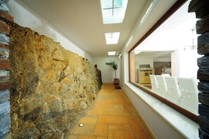 Villa, 4 Bedrooms, Balcony, Garden View | Hallway