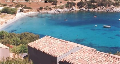 Maison de vacances Ă seulement 30 mĂštres de la mer - Casa Accu est Prezzus G