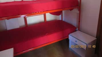 2 bedrooms, bed sheets