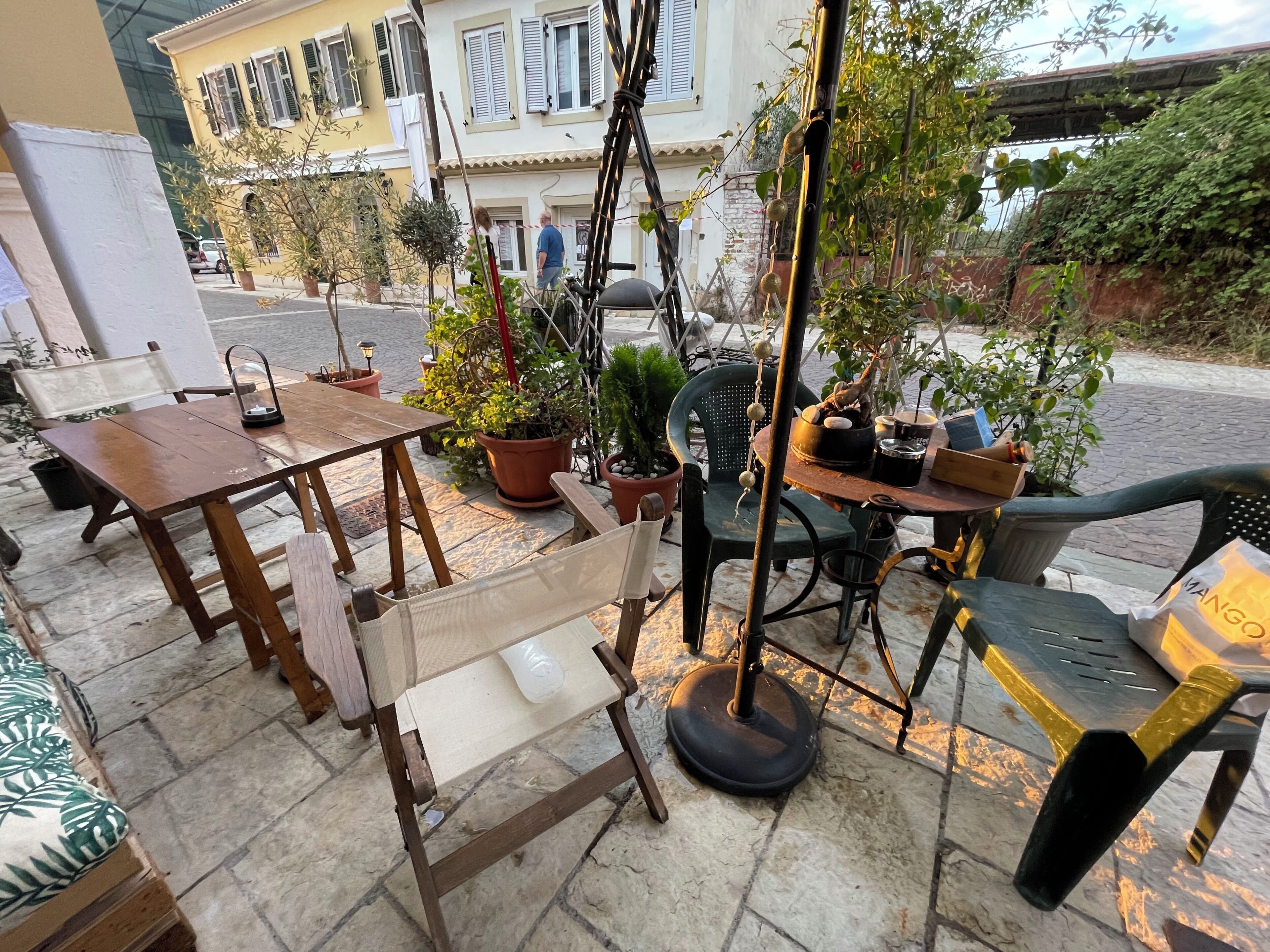 บ้านพัก, 2 ห้องนอน, ระเบียง, วิวสวน |   ระเบียง