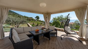 Villa (Villa Blue Sky - Three Bedroom Villa ) | Terraza o patio