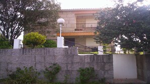 Maison, 6 chambres, fumeur, balcon | Extérieur