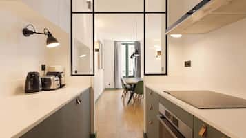 Refrigerador, microondas, horno y lavavajillas