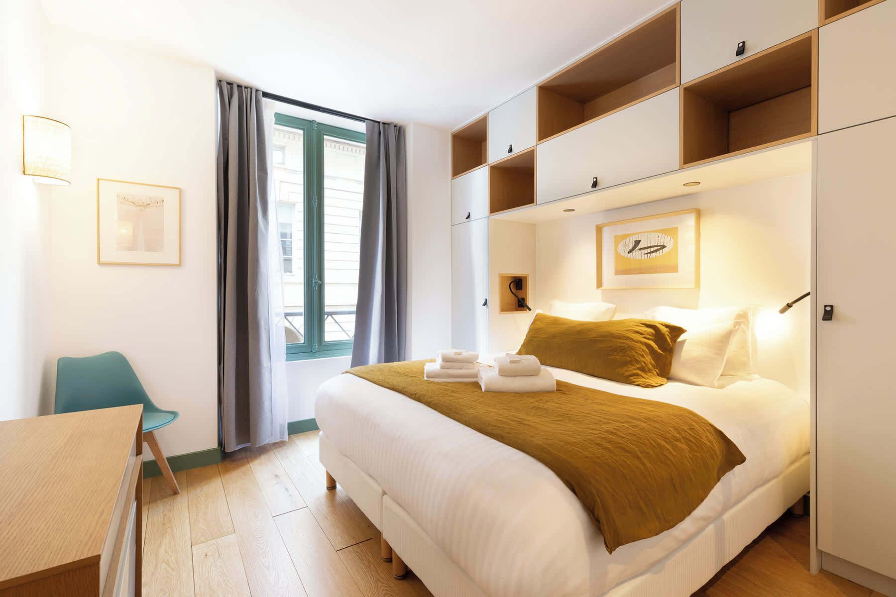 4 habitaciones, tabla de planchar con plancha, cuna de viaje y wifi 