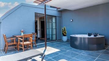 Quarto superluxo, 1 quarto, banheira de hidromassagem | Terraço/pátio