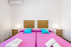 1 bedroom, iron/ironing board, free WiFi, bed sheets