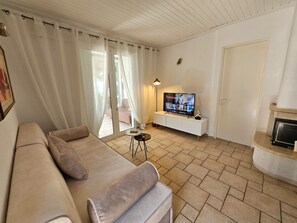 Maison, 2 chambres, fumeur, foyer | Aire de séjour