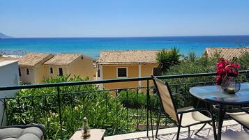 Apartment, 1 Bedroom, Smoking, Balcony | Outdoor dining