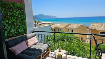 Apartment, 1 Bedroom, Smoking, Balcony | Property grounds