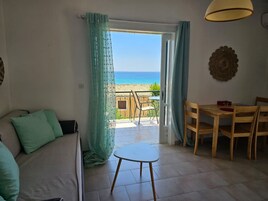 Apartment, 1 Bedroom, Smoking, Balcony | Living area