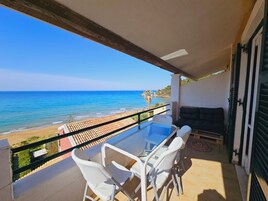 Apartamento, 1 habitación, fumadores, balcón | Restaurante al aire libre