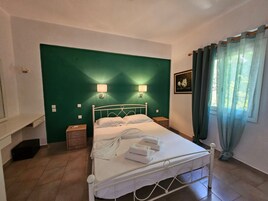 Apartment, 1 Bedroom, Balcony, Mountain View | 2 bedrooms