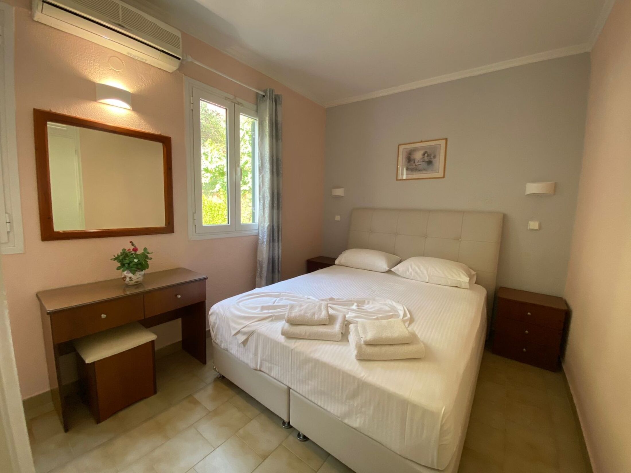 Apartment, 1 Schlafzimmer, Raucher, Balkon | 1 Schlafzimmer, Bügeleisen/Bügelbrett, Bettwäsche