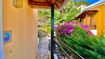 Apartment, 1 Bedroom, Smoking, Balcony | Property grounds