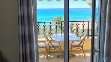 Apartment, 1 Bedroom, Smoking, Balcony | Interior