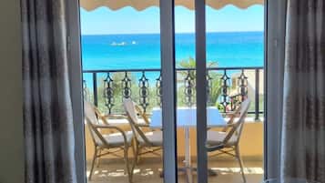 Apartment, 1 Bedroom, Smoking, Balcony | Interior