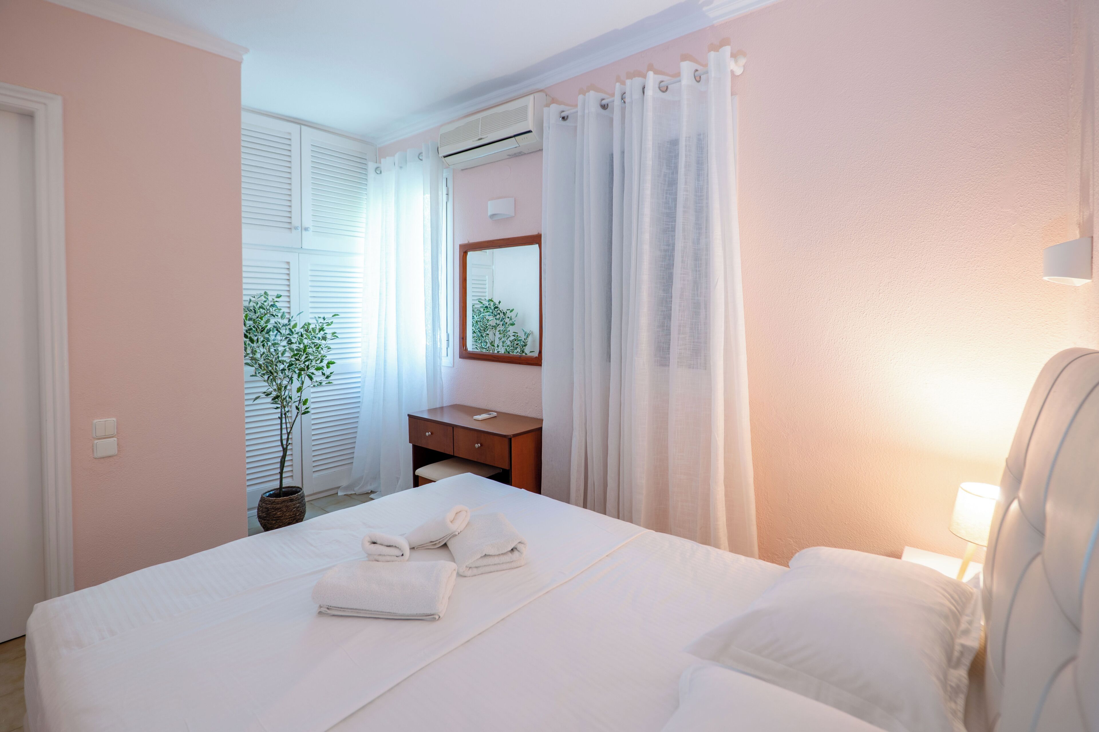 1 bedroom, iron/ironing board, bed sheets