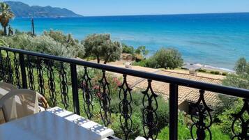 Apartment, 1 Bedroom, Smoking, Balcony | Outdoor dining