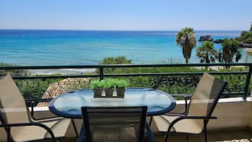 Apartment, 1 Bedroom, Smoking, Balcony | Outdoor dining