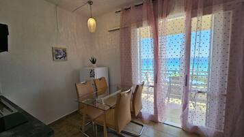 Apartment, 1 Bedroom, Smoking, Balcony | Interior