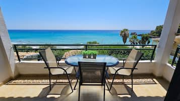 Departamento, 1 habitación, para fumadores, balcón | Restaurante al aire libre