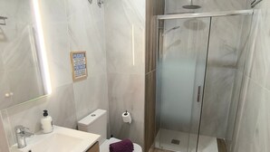 Bathroom - Superior Beachfront Apartment with Pool, Balcony, Sea Views & Wi-Fi; Parking Available (Candelaria)