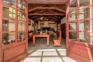 Departamento, 1 habitación, para fumadores, balcón | Restaurante al aire libre