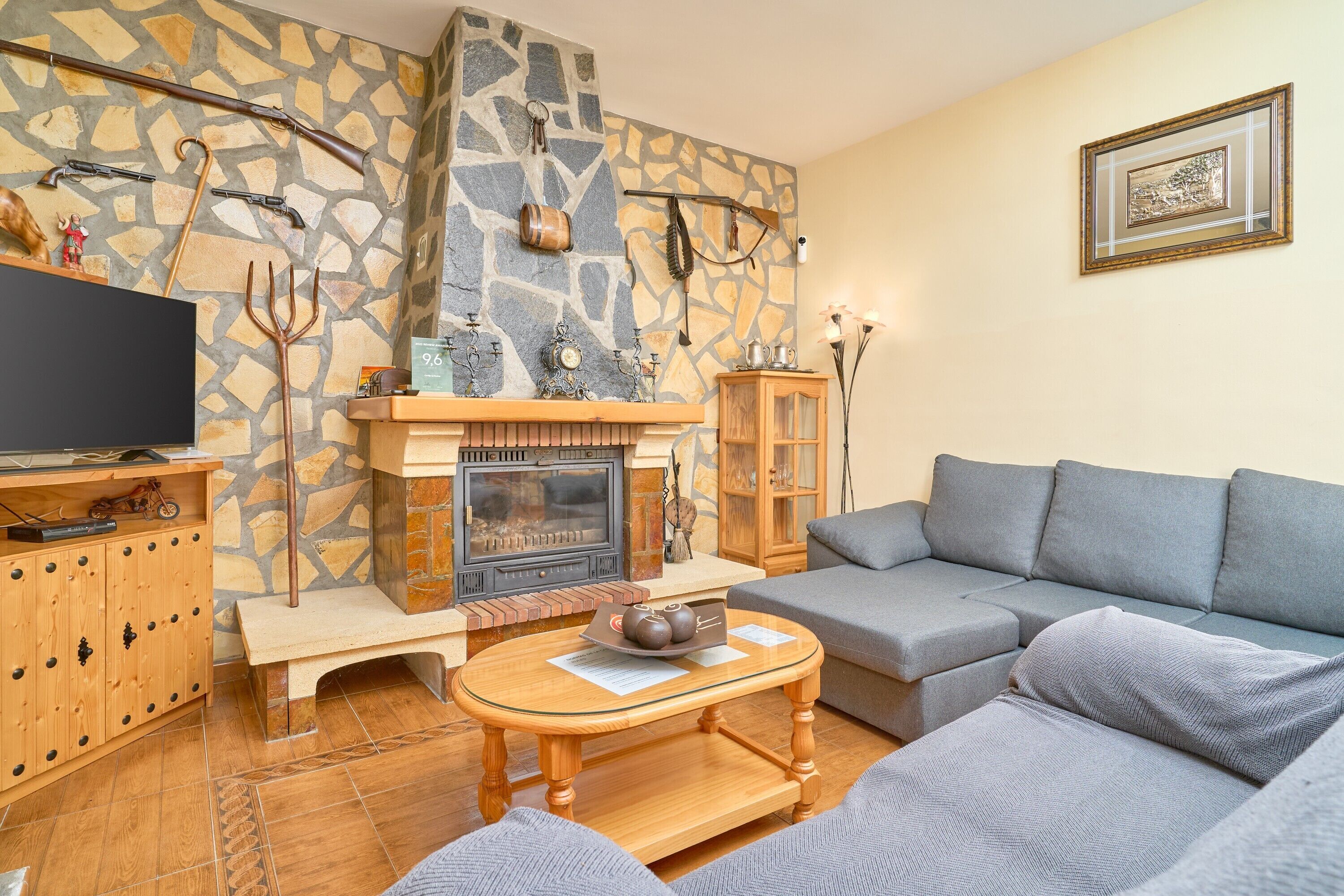 电视、壁炉、乒乓球、立体声音响