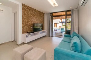 Smart TV, pebolim, mesa de pingue-pongue