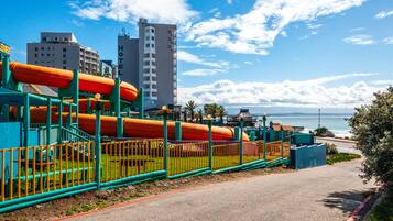 Children’s play area – outdoor